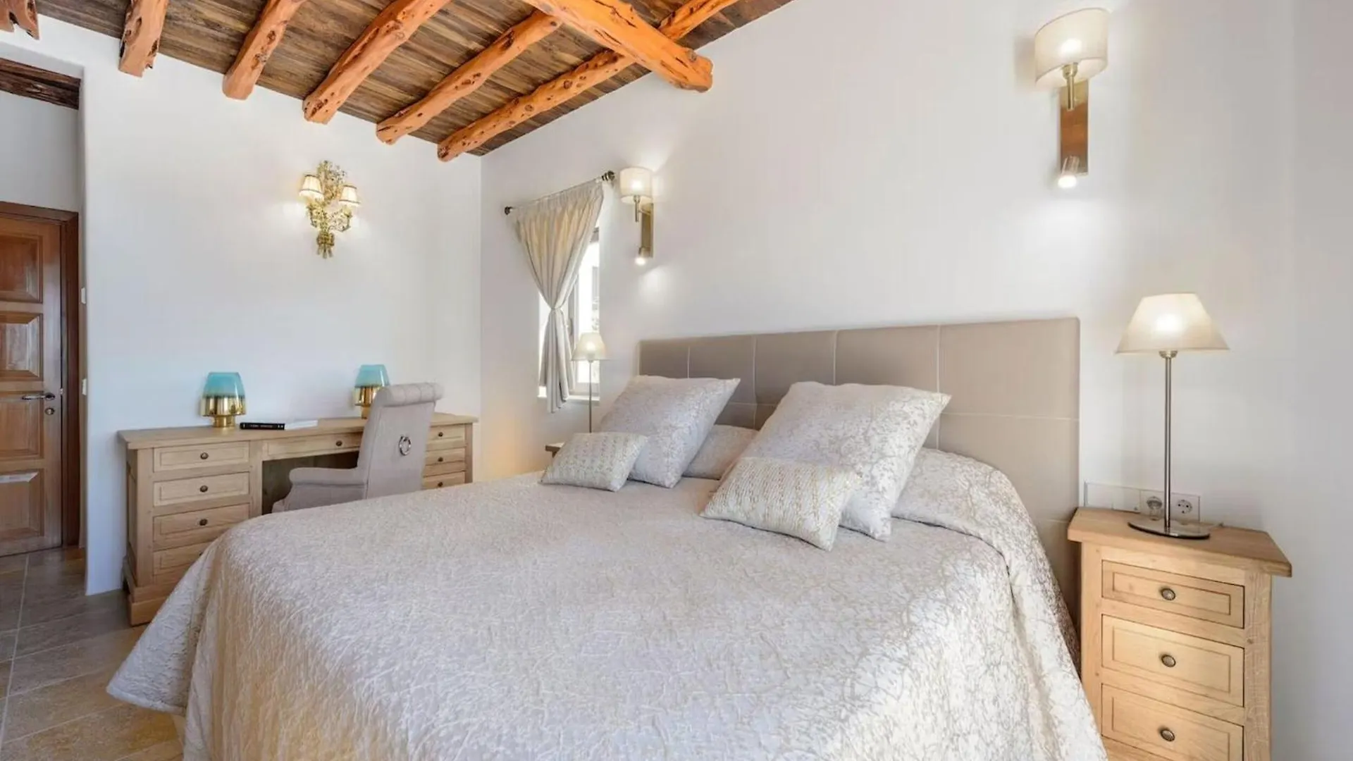 Villa Holiday Home With Children Play Area Santa Eularia des Riu