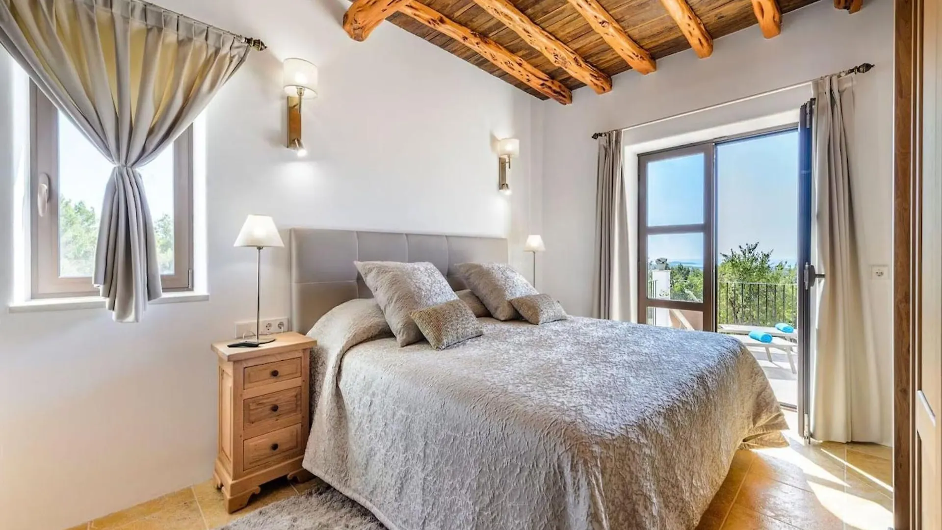 Villa Holiday Home With Children Play Area Santa Eularia des Riu İspanya